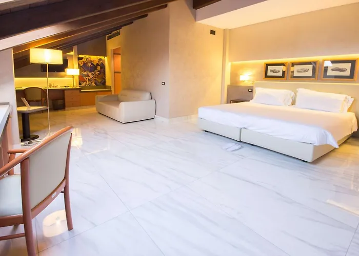 Western Modena District Hotel 4*