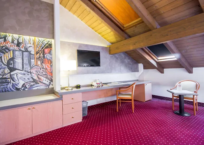 Western Modena District 4* קמפוגליאנו