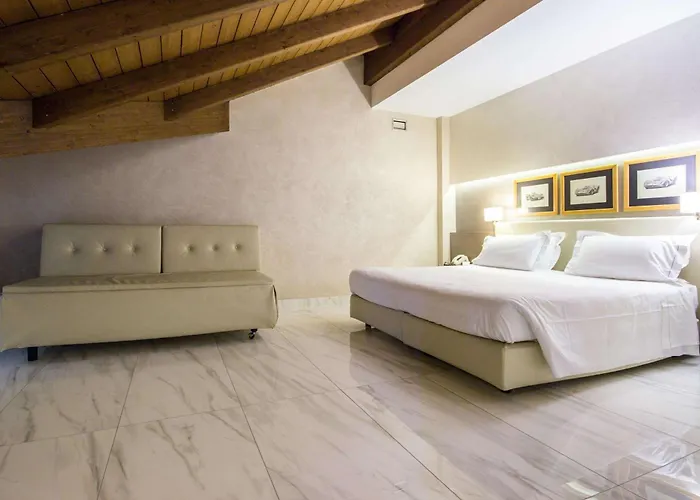 Western Modena District 4*