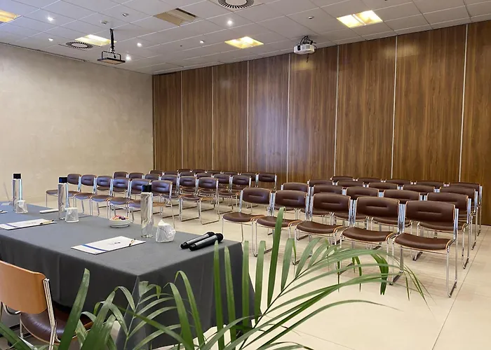 Western Modena District מלון קמפוגליאנו