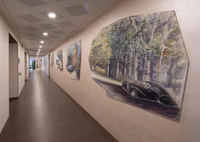 מלון Western Modena District 4*