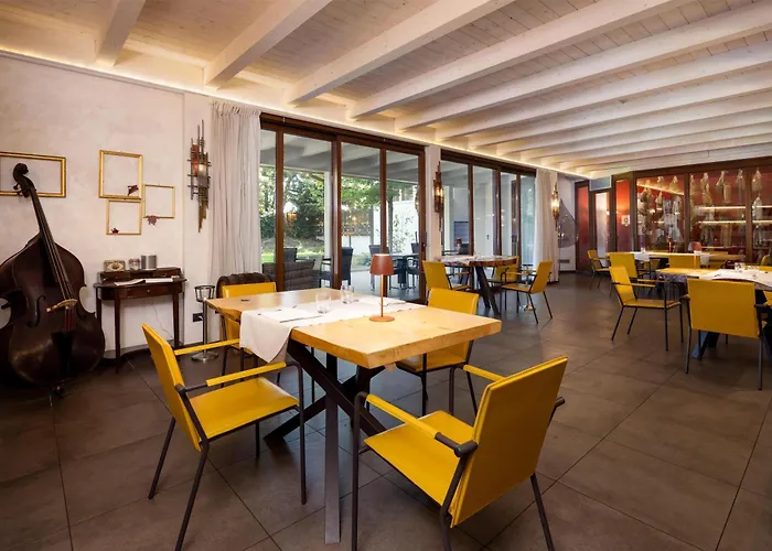 Western Modena District Hotel 4*